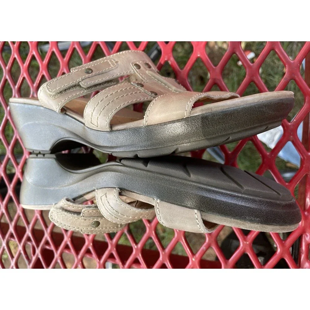 Clarks Unstructured  Comfort Beige Shoes Women’s Slip ons Sandals Size 8.5M - Picture 4 of 8